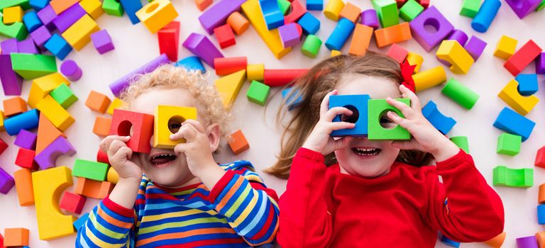 Spielerisch entdecken wir die Welt der Sprache